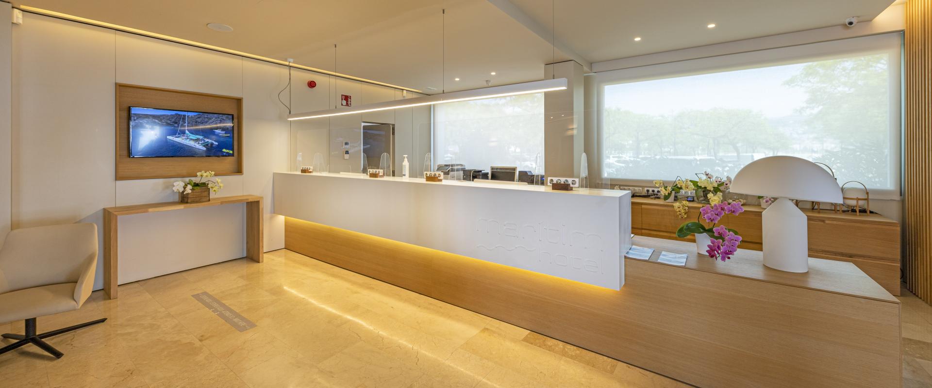 Entrada principal Hotel Marítim Roses Costa Brava