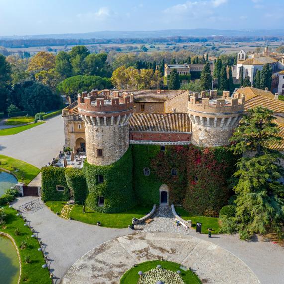 Vista aèria del Castell de Peralada, Empordà