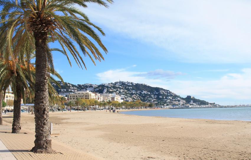 Roses Girona Costa Brava