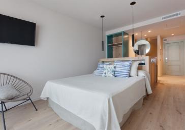 Cama doble Mediterranean luxury del Hotel Marítim