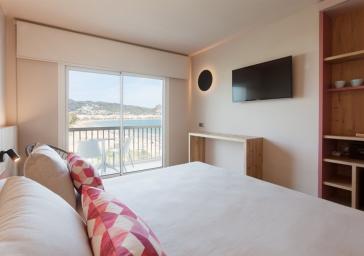 Habitación con vistas al mar en Roses