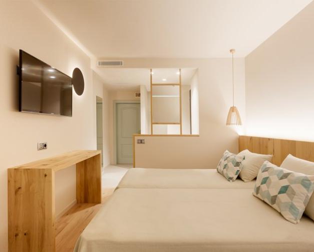 Dos camas habitación de luxe en Hotel Marítim