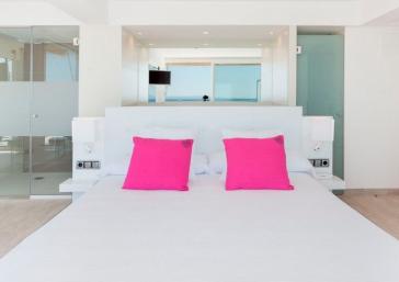 Llit doble Habitació Panoramic Premium a Hotel Marítim