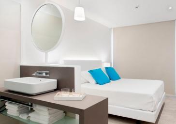 Tocador abierto habitación suite en Roses